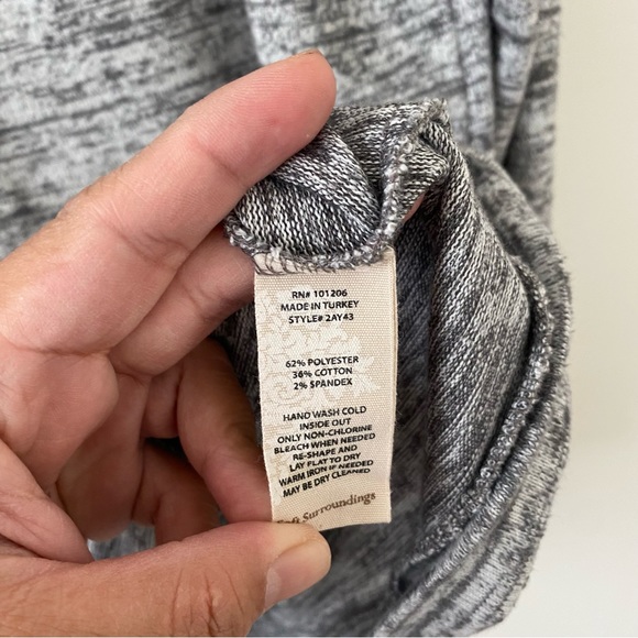 Soft Surroundings Cloud 9 Cowl Neck Tunic Sweater Gray Size M - Picture 6 of 6